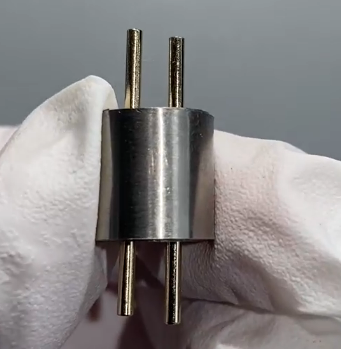 Ceramic Soldering of Stainless Steel and Gold-Plated Stainless Steel Pins for High-Reliability Components